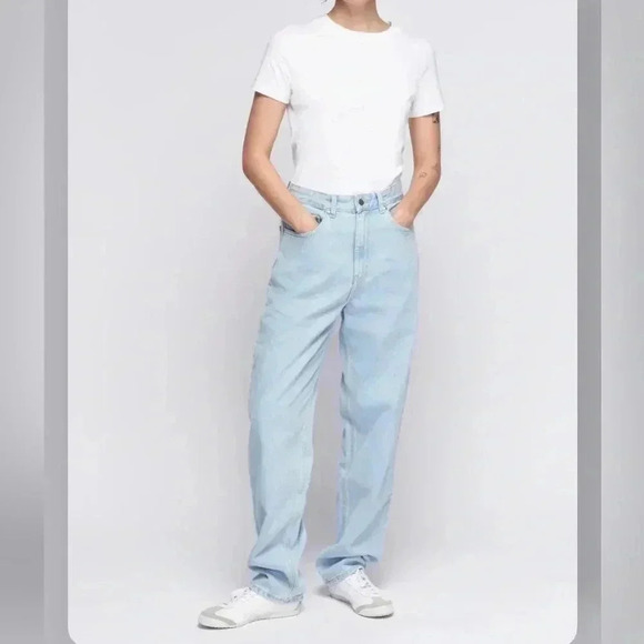 KOTN Denim - KOTN Unisex Antifit Denim high-waisted jeans light wash 36/32 (12-14).